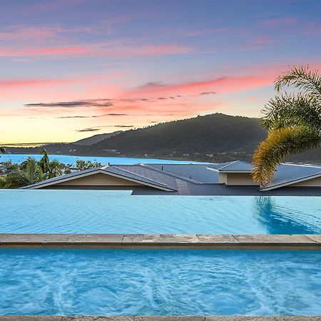 Club Wyndham Airlie Beach Exterior photo